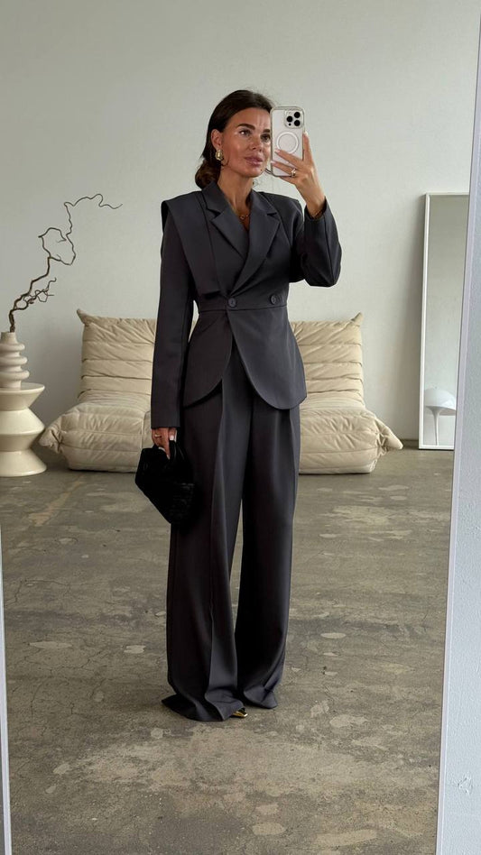 Women’s 2-Piece Tailored Pantsuit — Elegant Blazer & Wide-Leg Pants Set