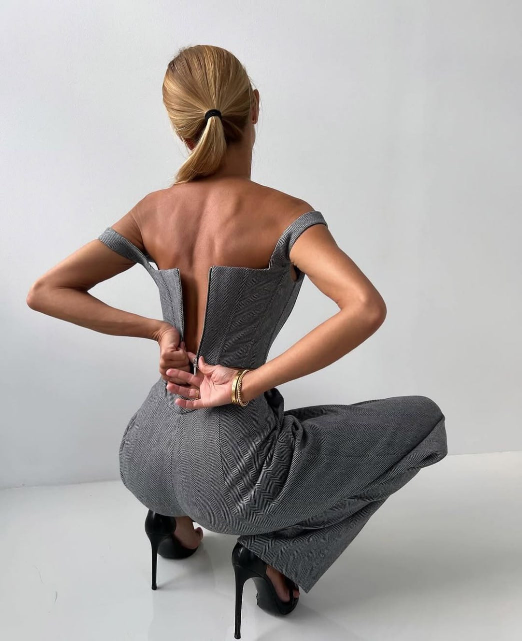 Women’s 3-Piece Gray Suit – 
Corset Top + Wide-Leg Pants, Elegant Business Set