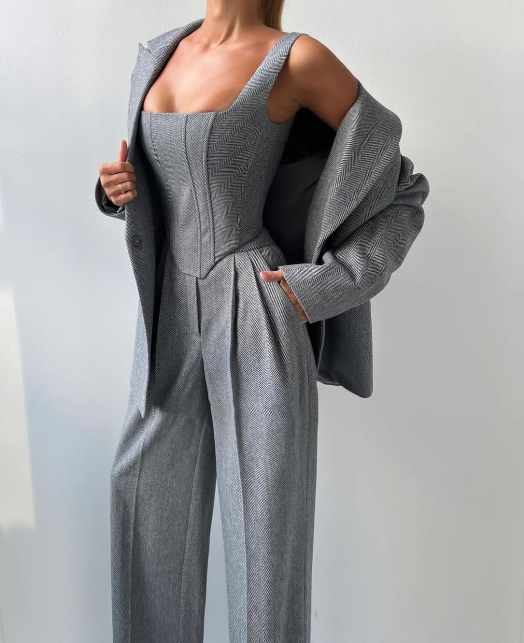 Women’s 3-Piece Gray Suit – Blazer + Corset Top + Wide-Leg Pants, Elegant Business Set
