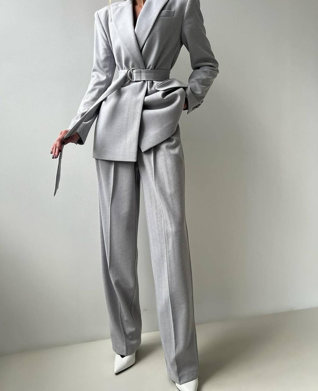 Light Grey Women’s 3-Piece Suit – Blazer + Corset Top + Wide-Leg Pants, Elegant Business Set